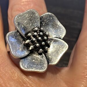 NWOT “Petals” Vintage Look Silver Tone Flower Ring